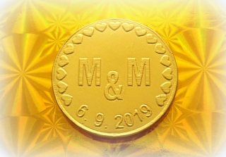 Čokoládová mince svatební-rámeček srdíčka  iniciály a datum 999-001-011
